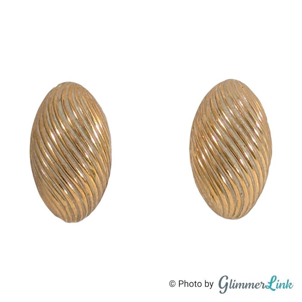 Vintage Marvella Oval Ribbed White Enamel Wash Gold Tone Clip On Earrings